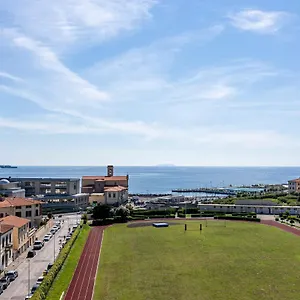 - Sea View Apartment! Livorno